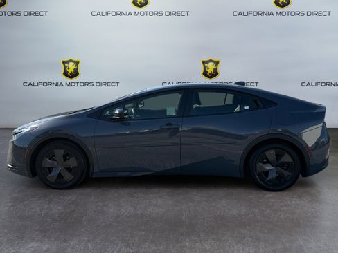 Used 2024 Toyota Prius LE FWD image 2