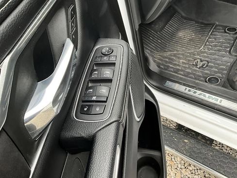 Used 2022 RAM 1500 Laramie AWD/4WD image 13
