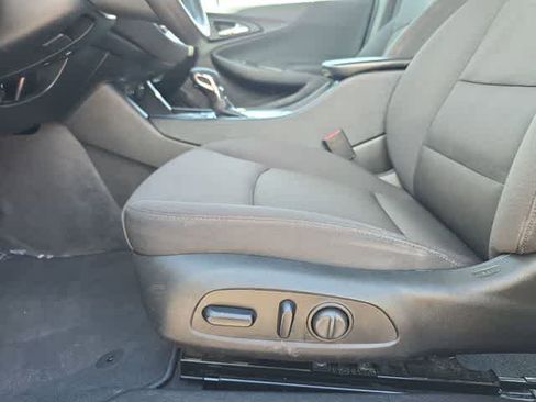 Used 2023 Chevrolet Malibu LT FWD image 18