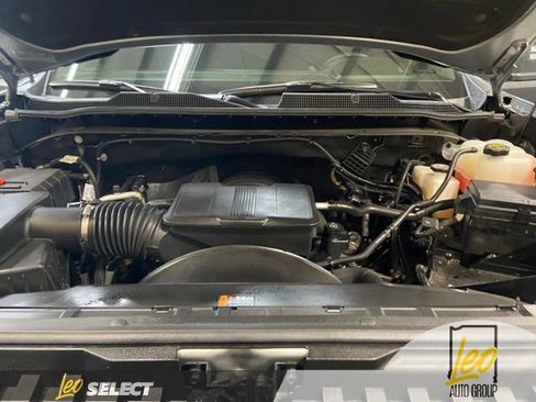 Used 2023 Chrysler Voyager LX FWD image 17