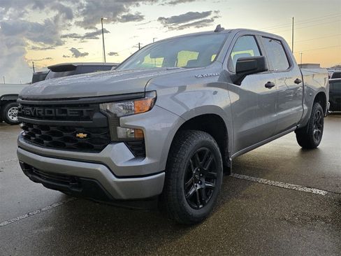 New 2026 Chevrolet Silverado 1500 Custom image 3