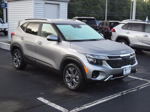 Used 2024 Kia Seltos S AWD/4WD image 1