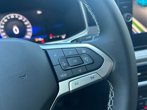 New 2026 Volkswagen Taos SE image 22