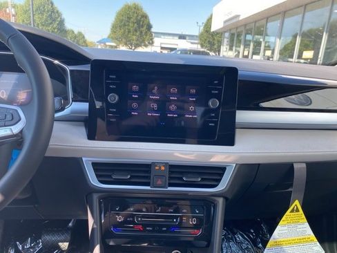 New 2025 Volkswagen Taos SE image 32