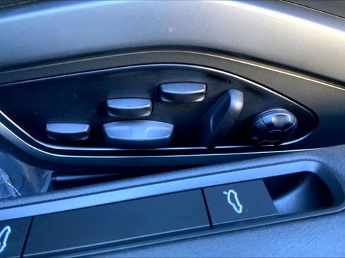 Used 2024 Porsche 911 Carrera S image 39