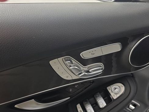 Used 2018 Mercedes-Benz GLC 300 4MATIC image 17