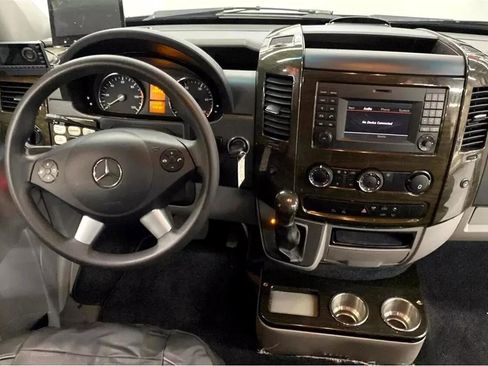 Used 2016 Mercedes-Benz Sprinter 2500 image 20