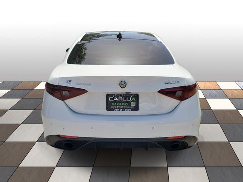 Used 2023 Alfa Romeo Giulia Veloce RWD image 5