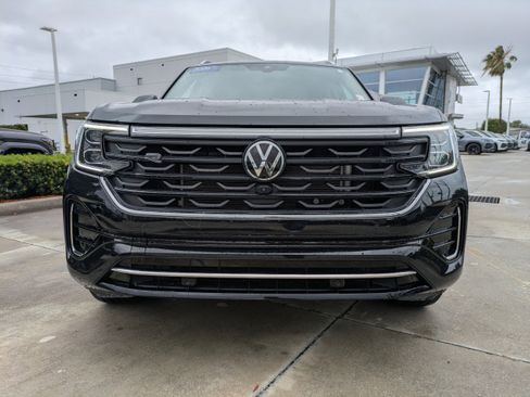 Certified 2024 Volkswagen Atlas SEL Premium R-Line image 9