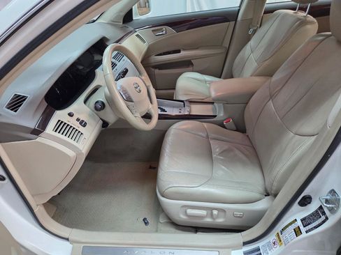 Used 2010 Toyota Avalon XLS image 14