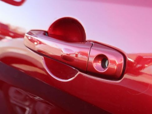 Used 2017 Ford Explorer XLT w/ Equipment Group 202A image 22