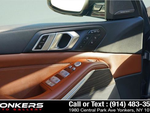 Used 2024 BMW X7 M60i w/ Executive Package image 36