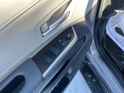 Used 2023 Toyota Sienna XLE image 12