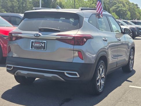 Used 2021 Kia Seltos EX AWD/4WD image 3