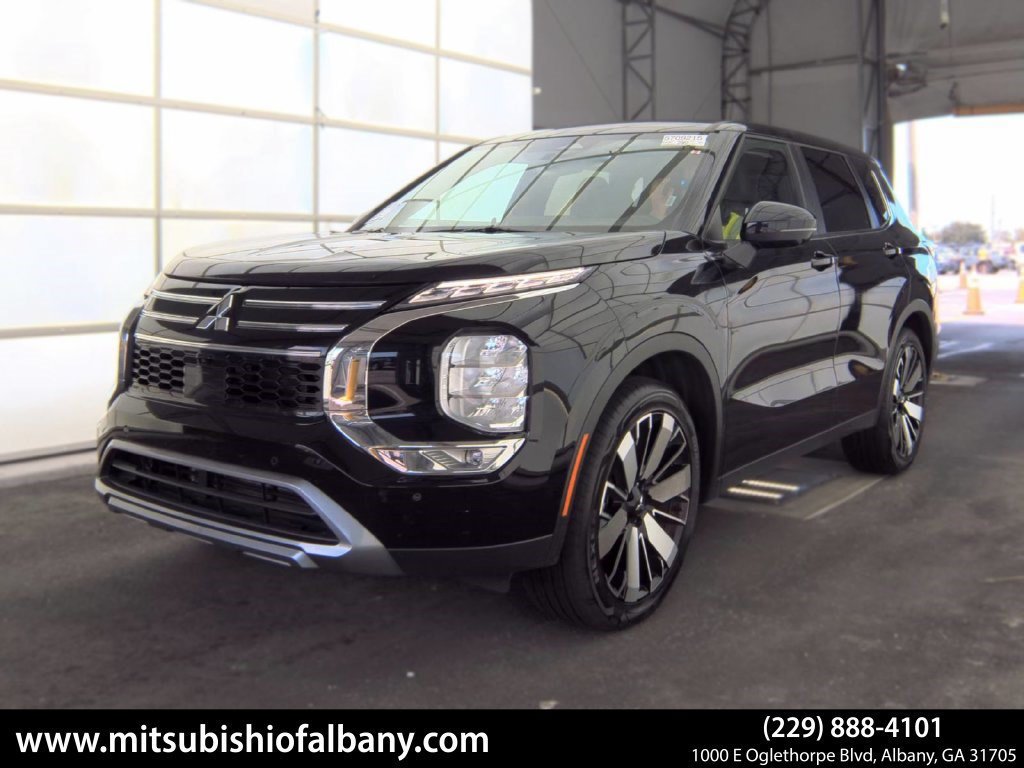 Used 2025 Mitsubishi Outlander SE AWD/4WD image 1