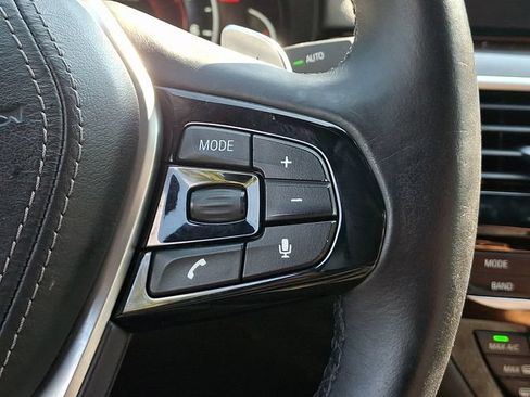 Used 2018 BMW 530i xDrive AWD/4WD image 23