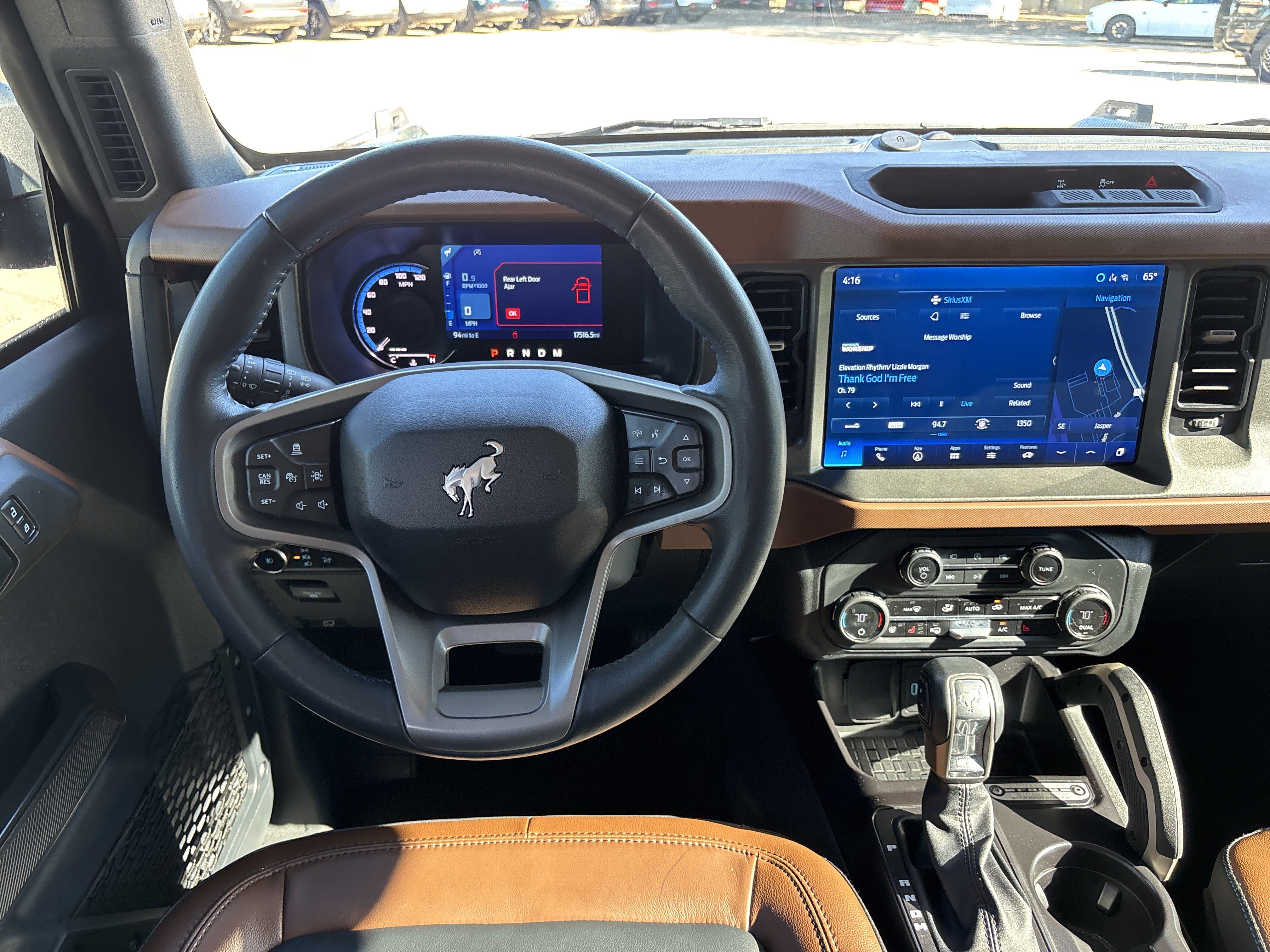 Used 2024 Ford Bronco Outer Banks AWD/4WD image 19