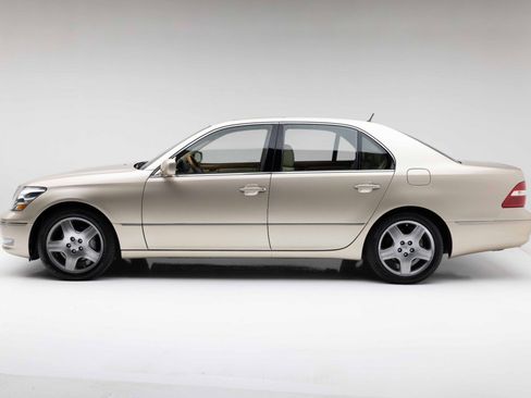 Used 2005 Lexus LS 430 RWD image 9
