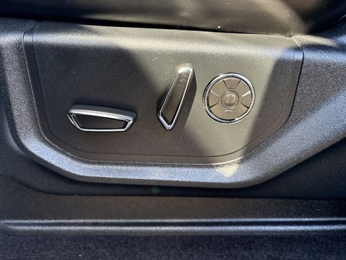 Used 2020 Ford F150 Platinum w/ Equipment Group 701A Luxury image 24