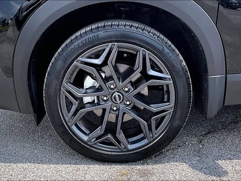 Certified 2026 Nissan Kicks SR w/ SR Premium Package AWD/4WD image 32
