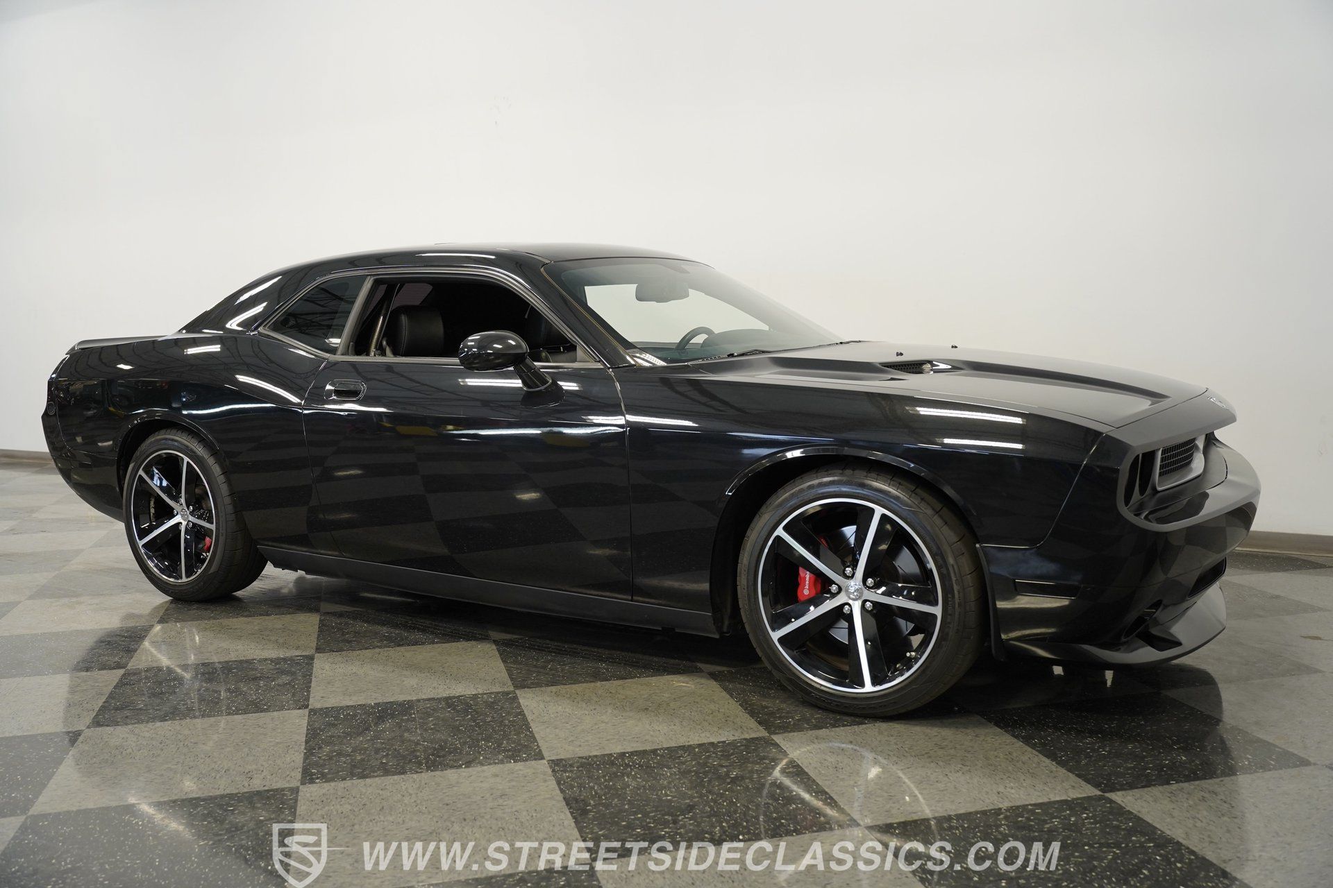 Used 2010 Dodge Challenger SRT8 w/ SRT Option Group II RWD image 15