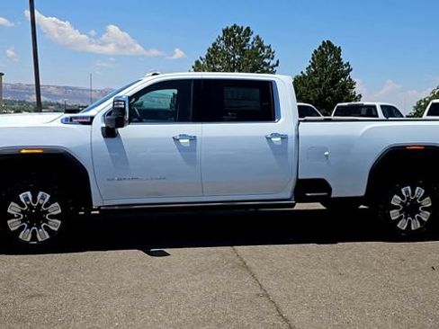 New 2026 GMC Sierra 2500 Denali w/ Denali Reserve Package AWD/4WD image 6