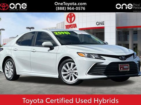 Certified 2023 Toyota Camry LE FWD image 1