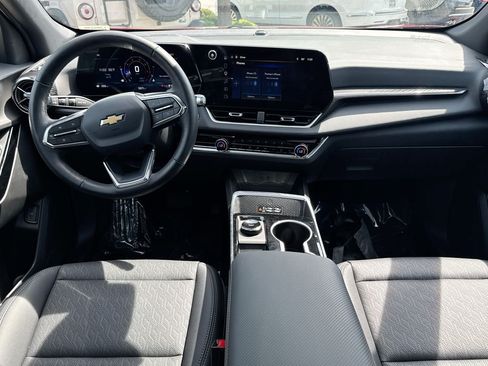 Used 2026 Chevrolet Equinox LT w/ Convenience Package II FWD image 24
