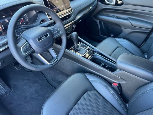 New 2026 Jeep Compass Latitude image 10