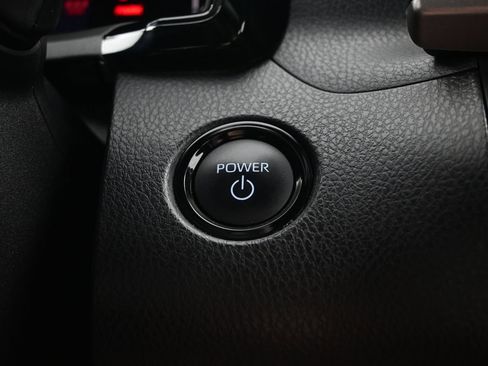 Used 2025 Toyota Camry SE FWD image 23