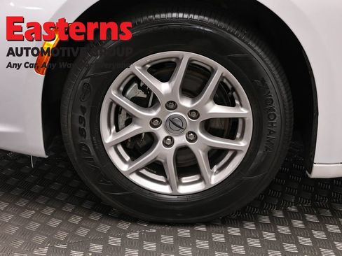 Used 2024 Chrysler Pacifica Touring-L FWD image 33