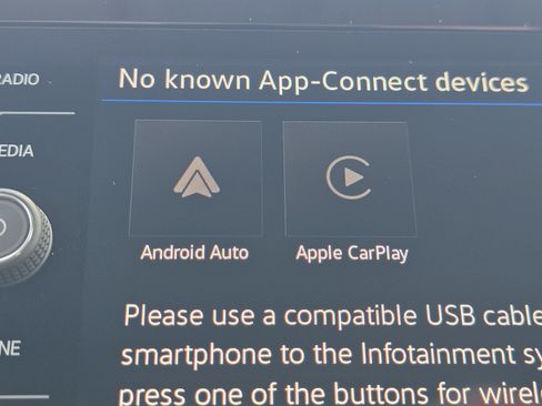 New 2026 Volkswagen Taos SE AWD/4WD image 10