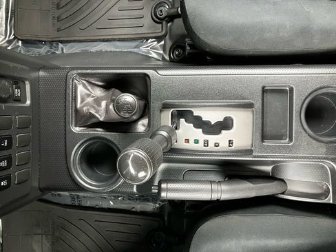 Used 2011 Toyota FJ Cruiser 4WD image 17