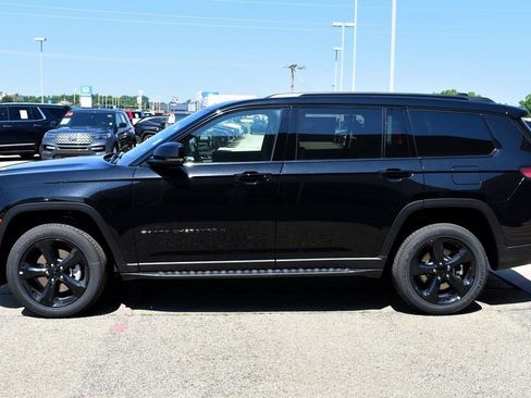 New 2025 Jeep Grand Cherokee L Altitude image 5
