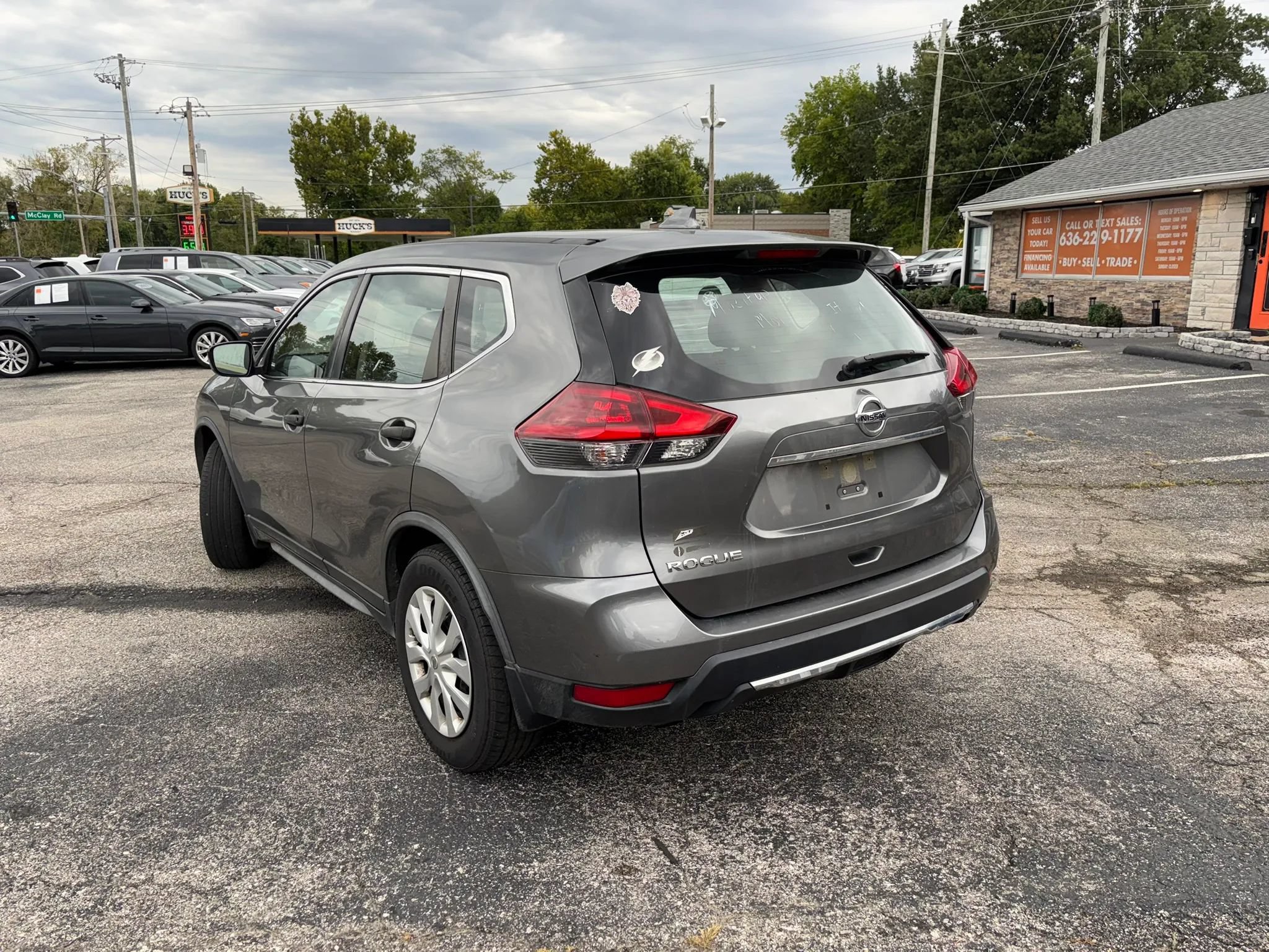 Used 2020 Nissan Rogue S FWD image 8