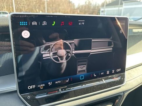 New 2026 Volkswagen Tiguan SE AWD/4WD image 19