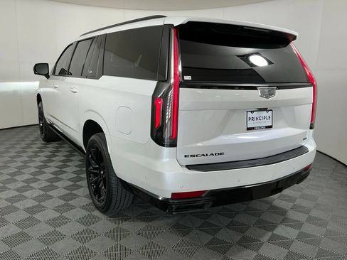 Used 2023 Cadillac Escalade ESV Sport Platinum w/ LPO, ONYX Package AWD/4WD image 7