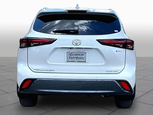 Used 2025 Toyota Highlander Limited AWD/4WD image 5