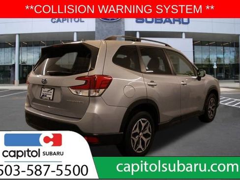 Used 2021 Subaru Forester Premium image 3