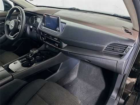 Used 2023 Nissan Rogue SV image 26