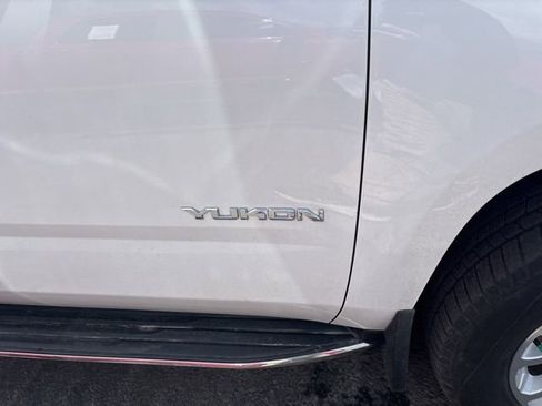Used 2017 GMC Yukon SLT w/ HD Trailering Package AWD/4WD image 12