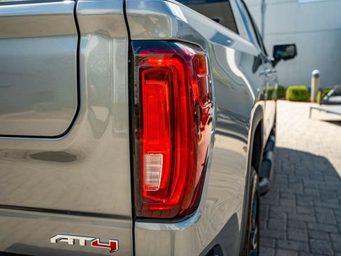 Used 2024 GMC Sierra 1500 AT4 w/ Technology Package AWD/4WD image 9