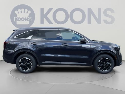 New 2026 Kia Sorento S FWD image 8