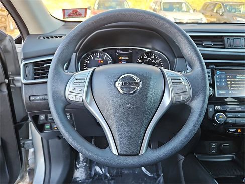 Used 2015 Nissan Rogue SV w/ SV Premium Package image 22