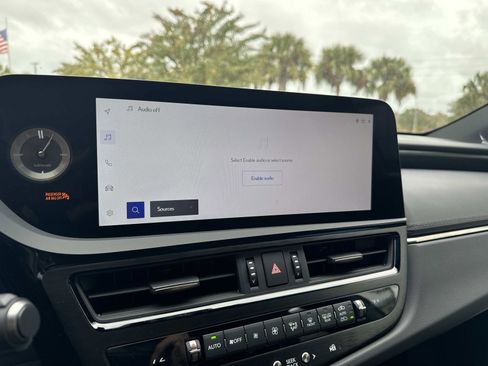 New 2025 Lexus ES 350 Ultra Luxury image 24