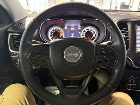 Used 2020 Jeep Cherokee Trailhawk AWD/4WD image 13