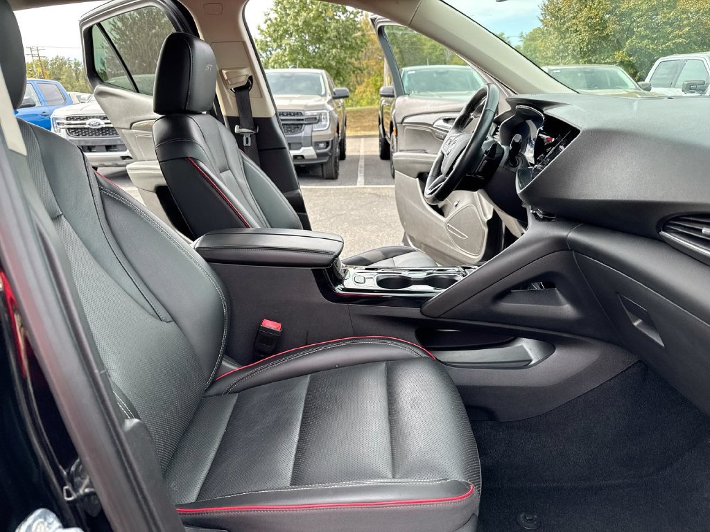 Used 2022 Buick Envision Essence w/ Sport Touring Package FWD image 21