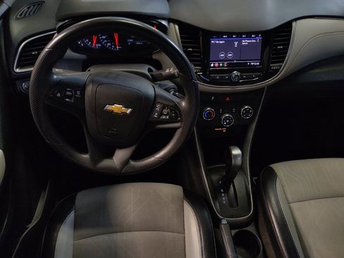 Used 2021 Chevrolet Trax LT FWD image 22