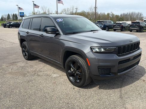 Used 2023 Jeep Grand Cherokee L Laredo AWD/4WD image 3