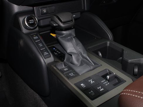 New 2026 Toyota Land Cruiser Base image 18